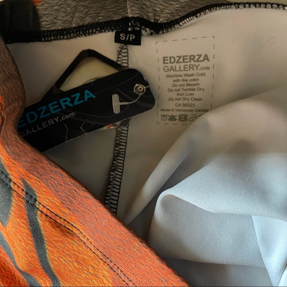 New Alano Edzerza leggings small indigenous - Picture 2 of 2